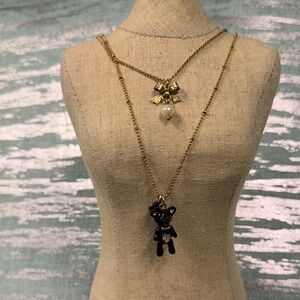 VINTAGE BETSEY JOHNSON DOUBLE LAYER  ENAMEL & CRYSTAL BEAR & PEARL BOW NECKLACE